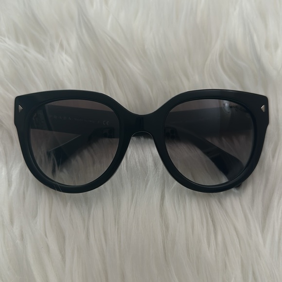 PRADA Milano sunglasses - Picture 2 of 7